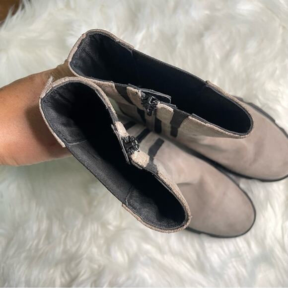 Free People | Women’s Brooks Lug Sole Chelsea Boots Suede Cream & Black Platform - Picture 5 of 13